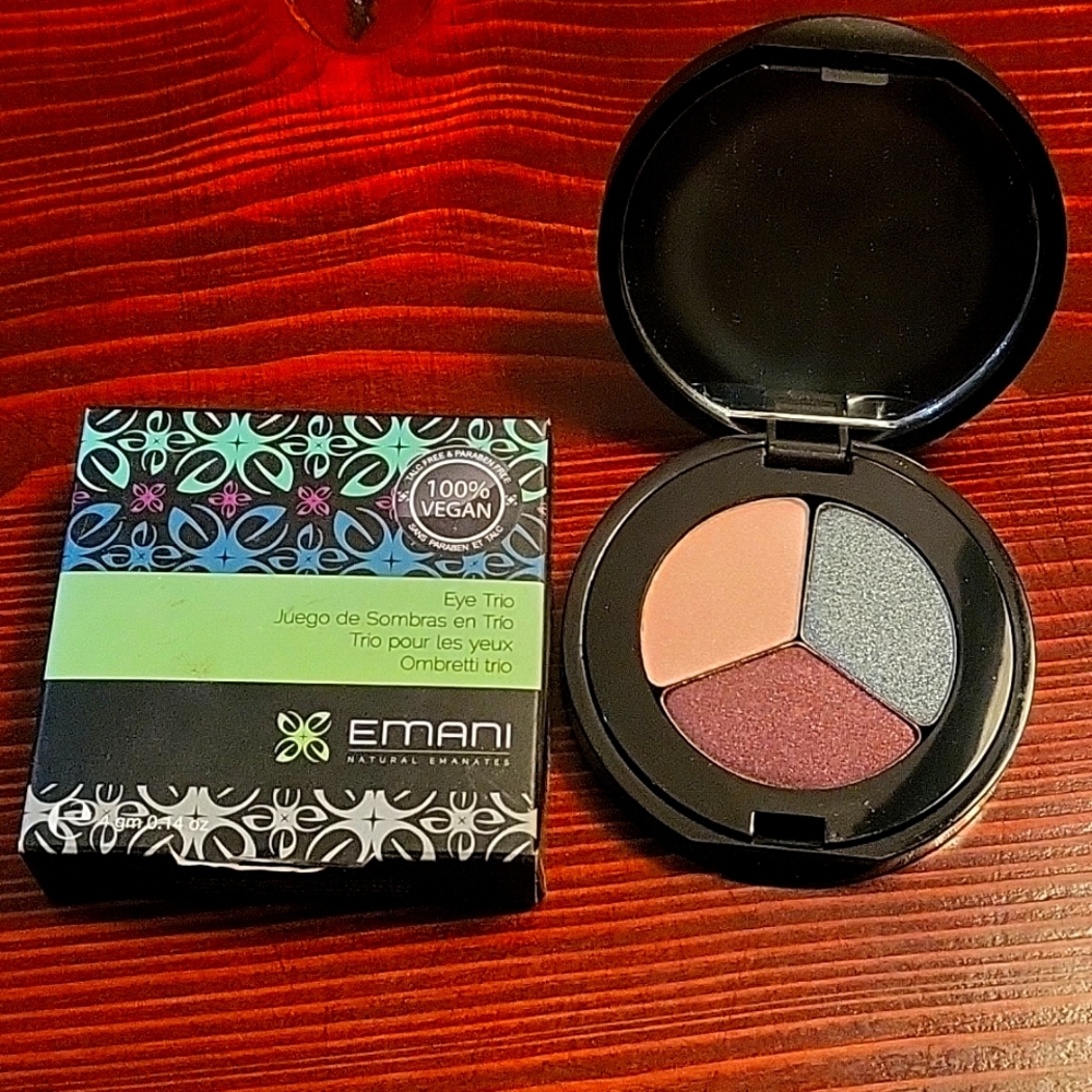 NIB EMANI eye trio Vegan 246 Feeling Devine